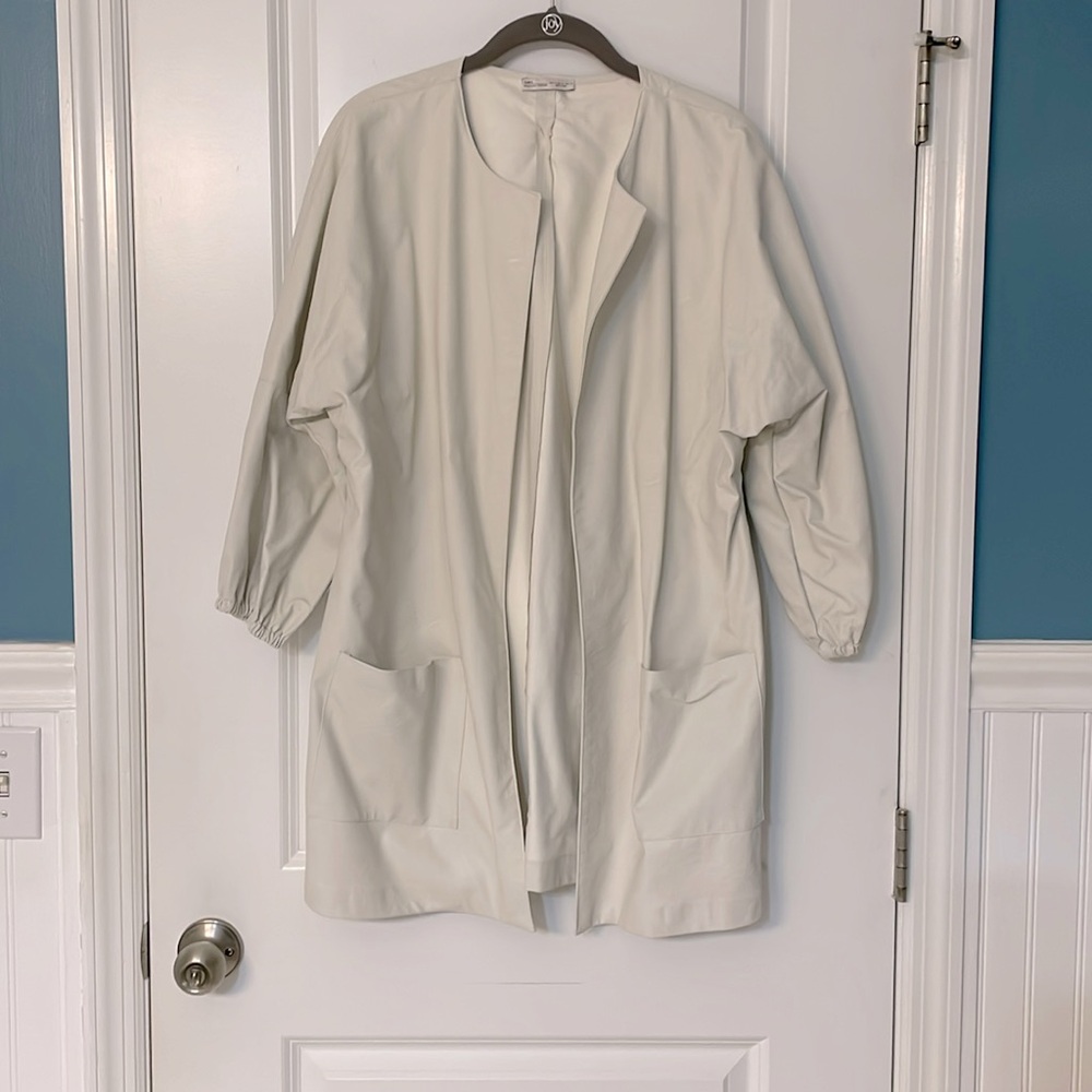 Zara Ivory Faux Leather 3/4 Sleeve jacket,w/open front and large pockets, size M